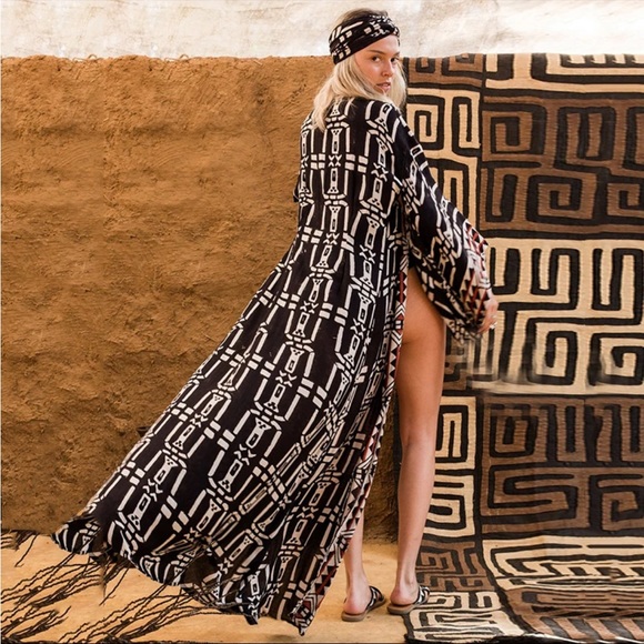 Aztec black/white print chiffon kimono robe beach cover up with adjustable sash - Picture 2 of 9